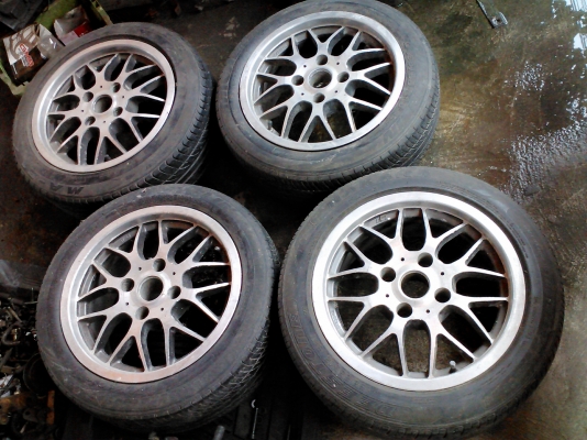 ขายล้อแม็ก 15 กว้าง7 4รู100 ครับ ออฟ36 พร้อมยาง ครับ