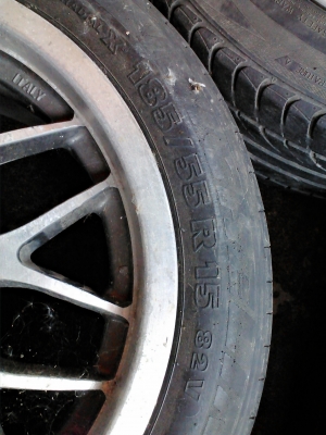 ขายล้อแม็ก 15 กว้าง7 4รู100 ครับ ออฟ36 พร้อมยาง ครับ