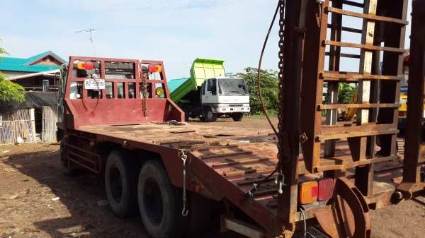 กระบะเทเลอร์มีบันไดไฮดรอลิกขึ้น120อยู่