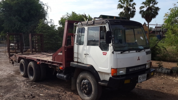 กระบะเทเลอร์มีบันไดไฮดรอลิกขึ้น120อยู่