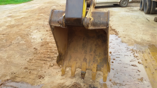 ขาย KATO HD 900   จบที่ราคา 400000 บาท