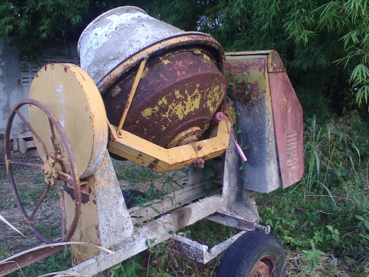 เครื่องโม่ปูนพร้อมล้อลาก