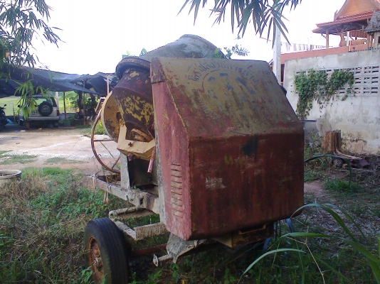 เครื่องโม่ปูนพร้อมล้อลาก