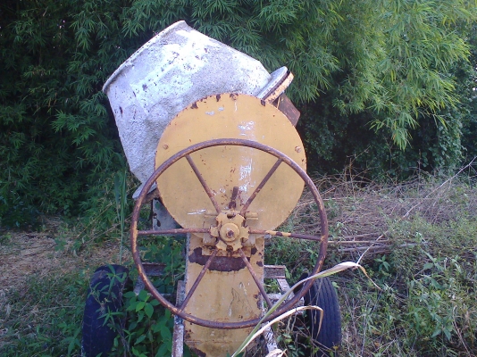 เครื่องโม่ปูนพร้อมล้อลาก