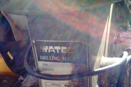 แท่นสว่านแท่นสว่านสภาพเดิมๆครับพร้อมใช้ครับความสูงประมาณเมตรกว่าครับราคานี้คุ้มมากครับ