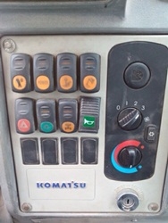 รถตักหน้าขุดหลัง Komatsu WB93R  5330ชม. นำเข้าเองจากสเปน สนใจโทร. 080-6565422