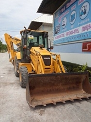 รถตักหน้าขุดหลัง Komatsu WB93R  5330ชม. นำเข้าเองจากสเปน สนใจโทร. 080-6565422