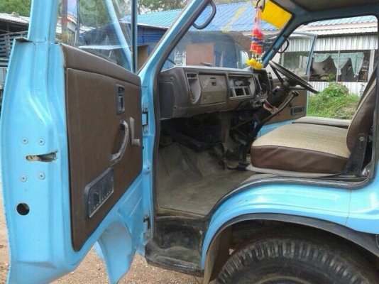 ขายรถบรรทุกหกล้อ ISUZU KS22R เครื่อง 4BD1-110  แรง หัวกระดกได้ แชสซีสวย ทะเบียนพร้อม