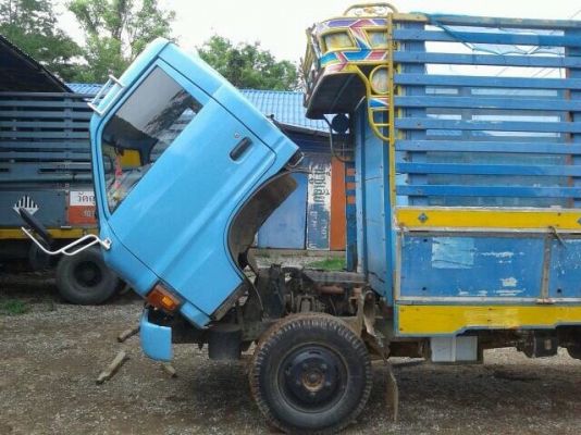 ขายรถบรรทุกหกล้อ ISUZU KS22R เครื่อง 4BD1-110  แรง หัวกระดกได้ แชสซีสวย ทะเบียนพร้อม