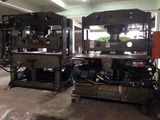 ขายแท่นอัดไฮโดรลิคขนาดใหญ่ 150 ตัน made in Taiwan พร้อมใช้งานเต็มระบบ มีรางสไล้ในตัวกว้าง 150 cm. ยาว 180 cm. ขายเหมา 3 ชุดครับ