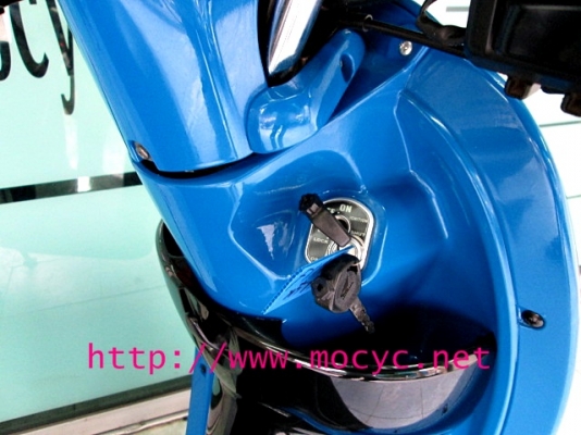 SCOOPY-I สีน้ำเงินขาว ระบบหัวฉีด สต๊าทมือ กุญแจนิรภัย 2 ชั้น ฟรีค่าโอน แถม 4 รายการ 25900