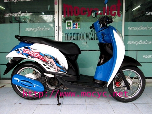 SCOOPY-I สีน้ำเงินขาว ระบบหัวฉีด สต๊าทมือ กุญแจนิรภัย 2 ชั้น ฟรีค่าโอน แถม 4 รายการ 25900