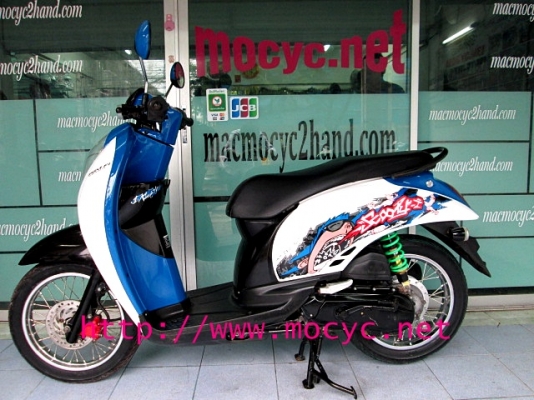 SCOOPY-I สีน้ำเงินขาว ระบบหัวฉีด สต๊าทมือ กุญแจนิรภัย 2 ชั้น ฟรีค่าโอน แถม 4 รายการ 25900