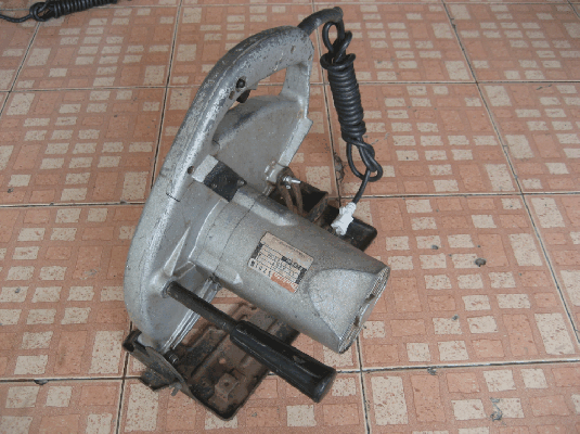 ขายเลื่อยวงเดือน 10นิ้ว Makita 5201N 1750W. 3700/min Made in japan 100\%.