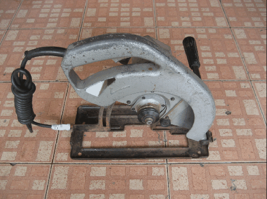 ขายเลื่อยวงเดือน 10นิ้ว Makita 5201N 1750W. 3700/min Made in japan 100\%.