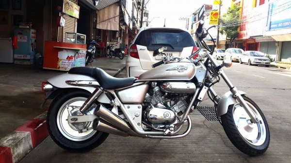 มาใหม่คับ HONDA MAGNA V25 250cc..ปี1996 อินวอยส์ สรรพสามิตรแท้คับ สภาพเดิมๆ สวยๆ เครื่องแน่นมากคับ สีบรอนด์ทอง ราคา 59000 บาท สนใจติดต่อ 081-0578282 คับ พร้อมส่งทั่วไทยคับ POP BIGBIKE SAKONNAKHON.....