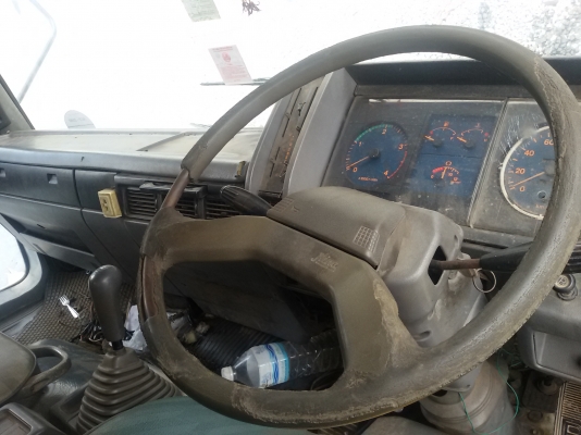 ขายรถ HINO FF3H เครื่อง 195 ซีซี กระจกไฟ้ฟ้า เบรคลมดัน ตู้บรรทุก