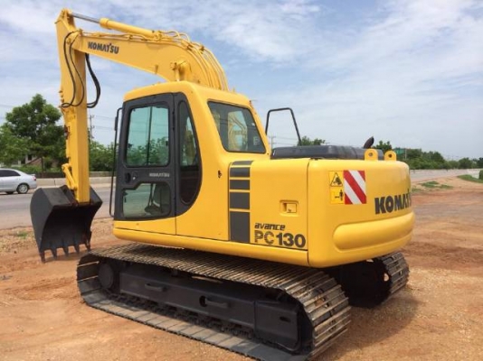 ขายรถแบคโฮ KOMATSU PC130-6 ระบบไฟฟ้าเต็ม ใบแทร็ค 70 ปี 2002 สภาพสวยมาก รถนอกนำเข้าเอง มีVDOการทำงานครับ