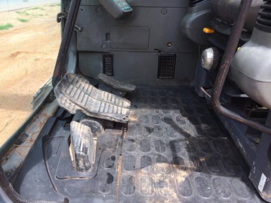 ขายรถแบคโฮ KOMATSU PC130-6 ระบบไฟฟ้าเต็ม ใบแทร็ค 70 ปี 2002 สภาพสวยมาก รถนอกนำเข้าเอง มีVDOการทำงานครับ ขายรถแบคโฮ KOMATSU PC130-6 ระบบไฟฟ้าเต็ม ใบแทร็ค 70 ปี 2002 สภาพสวยมาก รถนอกนำเข้าเอง มีVDOการทำงานครับ