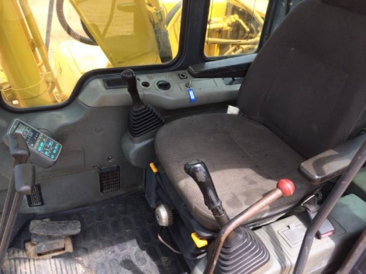 ขายรถแบคโฮ KOMATSU PC130-6 ระบบไฟฟ้าเต็ม ใบแทร็ค 70 ปี 2002 สภาพสวยมาก รถนอกนำเข้าเอง มีVDOการทำงานครับ ขายรถแบคโฮ KOMATSU PC130-6 ระบบไฟฟ้าเต็ม ใบแทร็ค 70 ปี 2002 สภาพสวยมาก รถนอกนำเข้าเอง มีVDOการทำงานครับ