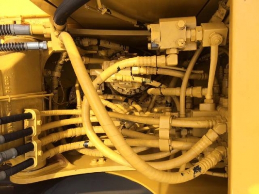 ขายรถแบคโฮ KOMATSU PC130-6 ระบบไฟฟ้าเต็ม ใบแทร็ค 70 ปี 2002 สภาพสวยมาก รถนอกนำเข้าเอง มีVDOการทำงานครับ ขายรถแบคโฮ KOMATSU PC130-6 ระบบไฟฟ้าเต็ม ใบแทร็ค 70 ปี 2002 สภาพสวยมาก รถนอกนำเข้าเอง มีVDOการทำงานครับ