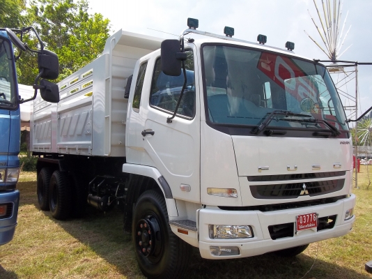 ขายดาวน์รถใหม่ มิตซู 240 แรง ยูโร3 กระบะดั๊มสามมิตร ( ไฟแนนท์ผ่านรับรถได้เลย! ) ขายดาวน์รถใหม่ มิตซู 240 แรง ยูโร3 กระบะดั๊มสามมิตร ( ไฟแนนท์ผ่านรับรถได้เลย! )