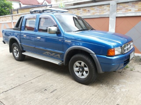 FORD 4 ประตู 4 WD สวยเดิม ตัวท๊อป airbagคู่เครื่อง 2500 turbo แน่นๆใช้มา  1.4 แสน กิโล