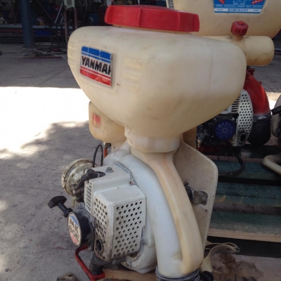 เครื่องพ่นเมล็ดพันธุ์พืชแบบสะพายหลัง (เก่าญี่ปุ่น) สภาพดีพร้อมใช้งาน เครื่องพ่นเมล็ดพันธุ์พืชแบบสะพายหลัง (เก่าญี่ปุ่น) สภาพดีพร้อมใช้งาน