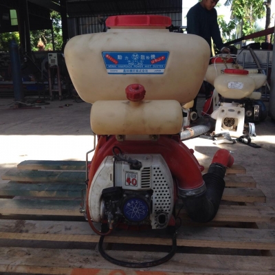 เครื่องพ่นเมล็ดพันธุ์พืชแบบสะพายหลัง (เก่าญี่ปุ่น) สภาพดีพร้อมใช้งาน เครื่องพ่นเมล็ดพันธุ์พืชแบบสะพายหลัง (เก่าญี่ปุ่น) สภาพดีพร้อมใช้งาน