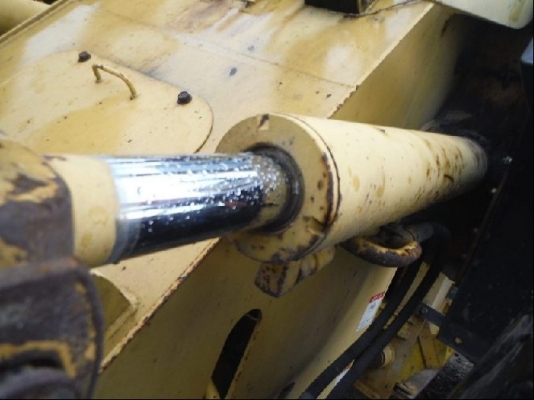 ขายแล้ว 1,050,000 บาท รถตักเก่านอกKomatsu WA100-3E สภาพดี ชั่วโมงการทำงานน้อย 3,498 hrs