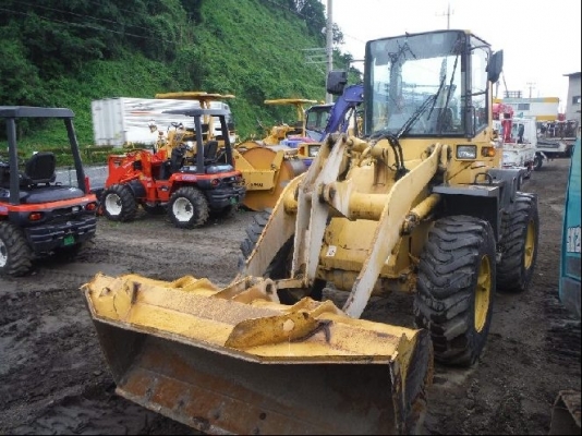 ขายแล้ว 1,050,000 บาท รถตักเก่านอกKomatsu WA100-3E สภาพดี ชั่วโมงการทำงานน้อย 3,498 hrs