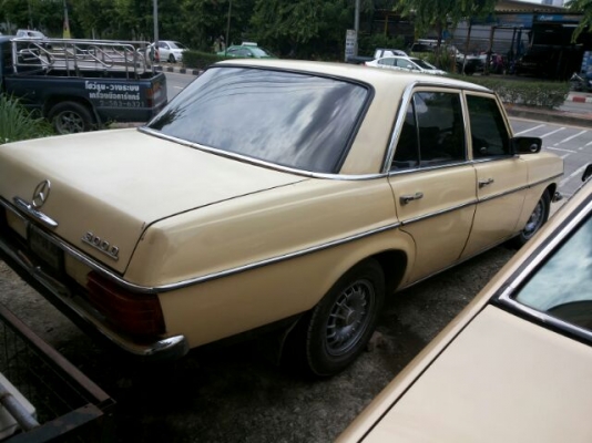 BENZ /8 ตาตั้ง คลาสสิค เครื่อง benz 300 D แน่นๆ แอร์เย็น ขายถูก