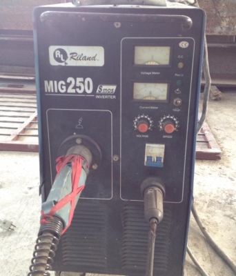 เครื่องเชื่อม MIG 250 Riland  มือ 2 สภาพดี เครื่องพร้อมใช้งาน