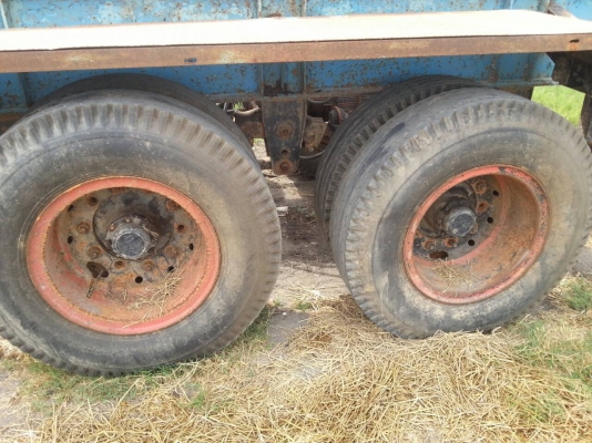 ขายด่วน หางก้างปลา 12 m เพลากลม 10 น๊อค ทะเบียนแจ้งจอด ขายด่วน หางก้างปลา 12 m เพลากลม 10 น๊อค ทะเบียนแจ้งจอด