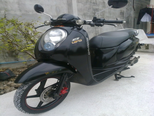 ขายScoopy-i หัวฉีด ล้อแม็ก รถบ้านเครื่องเดิมๆสภาพดี
