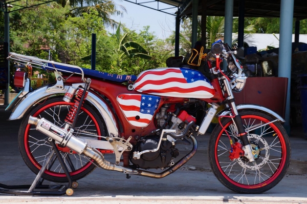 ขาย SUZUKI A 100 เครื่อง โซนิค ชักยาว เครื่องแน่นแรง สะใจ เพิ่งทำใหม่ ขับโครตดีครับ รับประกันความแรง เสียงท่อ โหด โหด อะไหล่แต่ง และสภาพรถโดยรวมตามรูปทุกอย่างครับ มีทะเบียนเล่มเครื่องพร้อมโอน มีโครง โซนิค ให้ด้วยครับ