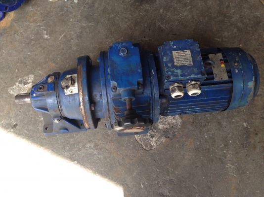 ขายมอเตอร์เกียร์ WAT 5.5 HP. 380 V แบบปรับรอบ เพลาออกได้ตั้งแต่ 150-40 รอบต่อนาทีโดยประมาณ สภาพสวย วิ่งนิ่ม พร้อมใช้งาน