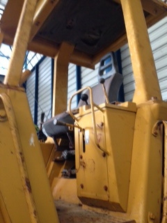 รถตักตีนตะขาบ Caterpilllar 953 3900ชม. นำเข้าเองจากอิตาลี สนใจโทร. 080-6565422