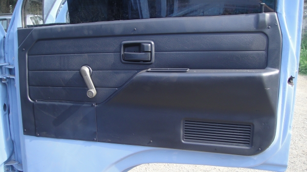 ISUZU NPR เครื่องดี ยางดี คัสฃีสวย พร้อมใช้ ISUZU NPR เครื่องดี ยางดี คัสฃีสวย พร้อมใช้