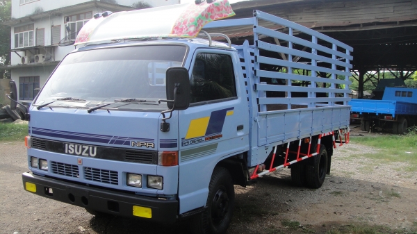 ISUZU NPR เครื่องดี ยางดี คัสฃีสวย พร้อมใช้ ISUZU NPR เครื่องดี ยางดี คัสฃีสวย พร้อมใช้