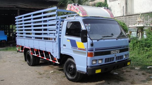 ISUZU NPR เครื่องดี ยางดี คัสฃีสวย พร้อมใช้ ISUZU NPR เครื่องดี ยางดี คัสฃีสวย พร้อมใช้