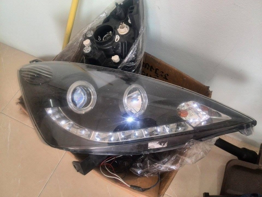 ขายไฟหน้า jazz ge projecter สวยๆ ใช้เดือนเดียว