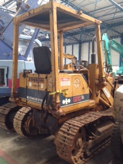 รถดันดิน Komatsu D21S-6 S/N: 60265 นำเข้าเองจากอิตาลี สนใจโทร. 080-6565422 (หนิง)