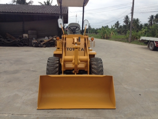 รถตักล้อยาง เอวอ่อน TOYOTA SDTL8 (เท่า WA30) มือสองนำเข้าจากญี่ปุ่น