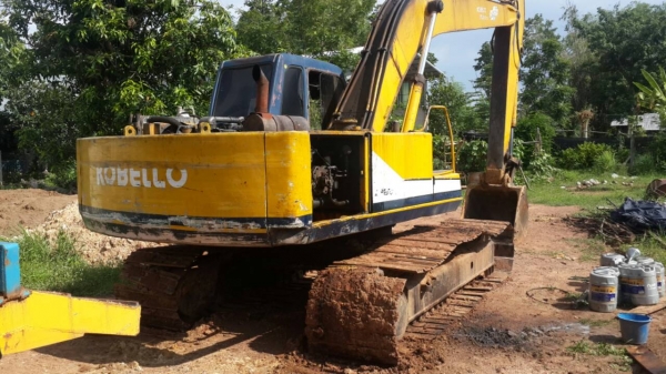 ขายรถแบ็คโค kobako  mark 2  200  โซหนา  0811838154