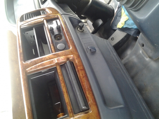 ฮีโน่เมก้า  2003  212แรง  รถห้างป้ายแดง