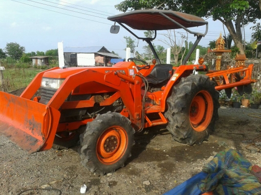 สภาพดี เดิมคูโบต้า L4508 อุปกรณ์ใบดันหน้า และ ผานพรวน มีให้เลือก 2 คัน 255,000 บาท