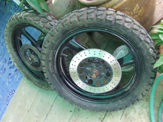 ขายแม็กพร้อมยาง 3500 ขายแม็กพร้อมยาง 3500