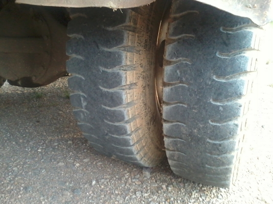 10 อีโน่  8 สูบ  300  แรงม้า  ระบบไฟฟ้ายกหัว  (ท้ายเป็ดหรือท้าลาด)  พร้อมใช้งาน เล่มพร้อม..