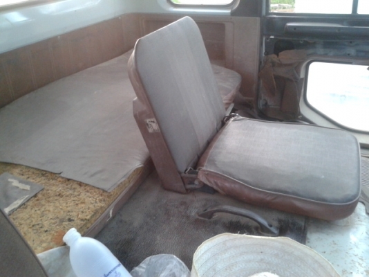 10 อีโน่  8 สูบ  300  แรงม้า  ระบบไฟฟ้ายกหัว  (ท้ายเป็ดหรือท้าลาด)  พร้อมใช้งาน เล่มพร้อม..